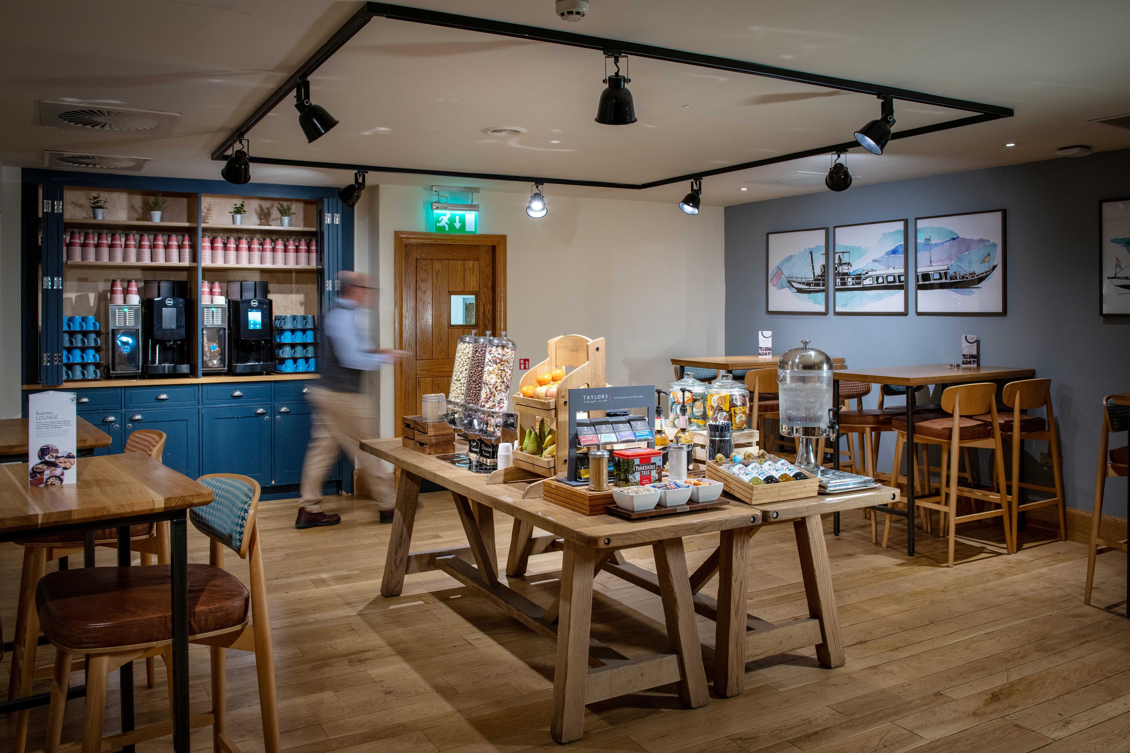 North Lakes Business Lounge